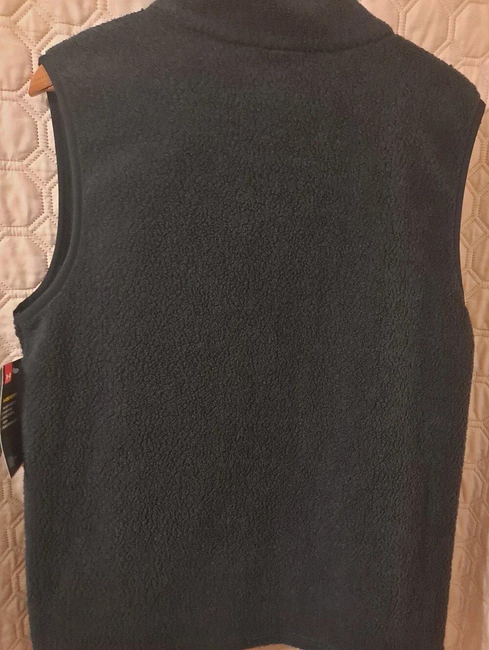 Under Armour Black Sherpa Fleece Vest For Youth Sz YLG